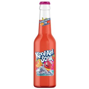 Kool-Aid Sharkleberry Fin sycený nápoj s příchutí jahody, pomeranče a banánu 355 ml