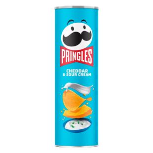 Pringles bramborové chipsy s příchutí čedaru a zakysané smetany 158 g