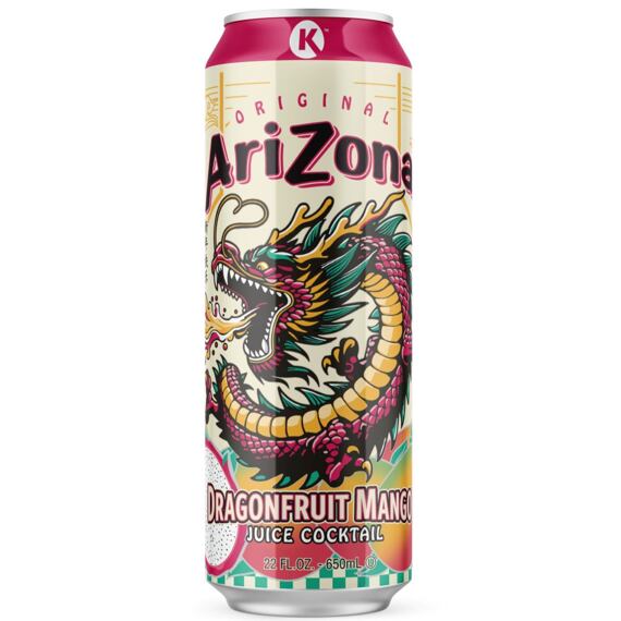 Nápoj Arizona s příchutí dračího ovoce a manga v plechovce o objemu 650 ml, doplněný ilustrací živého draka a nápisem "juice cocktail".